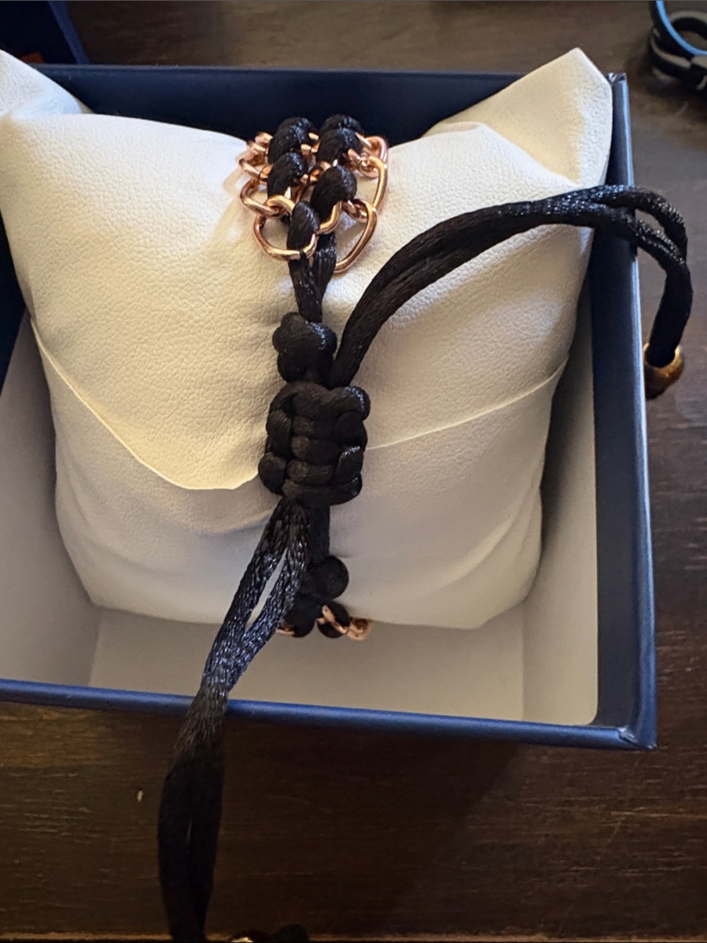 Invicta Montres Prestige Women's Rose Gold and Black Chain-Link Fashion Watch - Picture 3 of 3